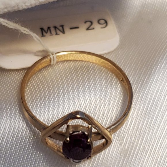 9K Gold Ring with gemstone (garnet) - Picture 6 of 13